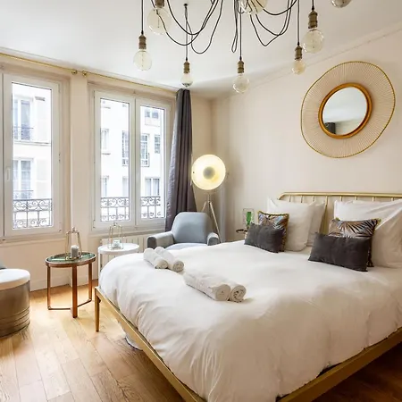 The Charming Rue Cler * Parigi